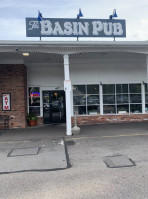 The Basin Pub inside