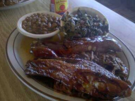 Smitty's Smokehouse Grill food