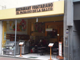 El Paraiso de la Salud outside