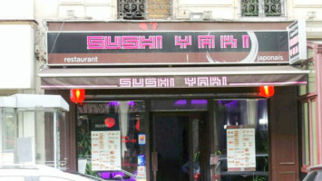 Cote Sushi outside