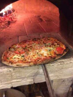 Pizza Au Feu De Bois food