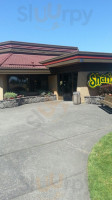 Shari's Cafe And Pies outside