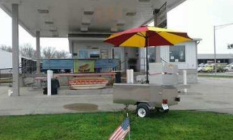 Jasper Dog Haus Mobile Cart And Catering outside