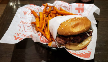 Red Robin Gourmet Burgers And Brews food