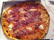 Schumy Pizza food