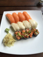 Fuku Sushi inside