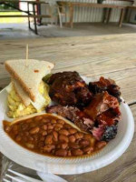 Early's Bbq food
