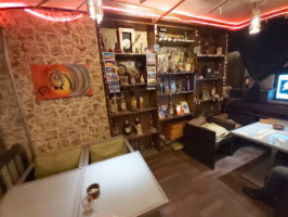 Om Cafe inside