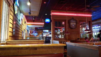 Logan's Roadhouse inside