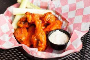 Ruff's Wings Sports Bar food