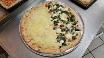 Rossi's Pizzeria food