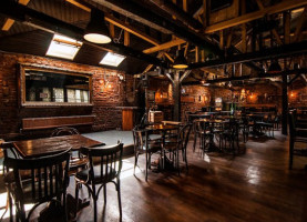 Copper's Pub inside