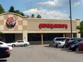 Chuck E. Cheese outside