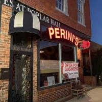 Perini's Pizza outside