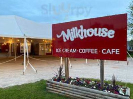 Milkhouse Cafe outside