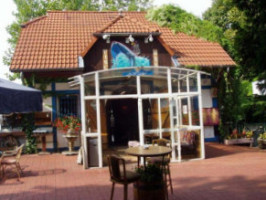 Anfora Fischrestaurant und Weinhaus inside