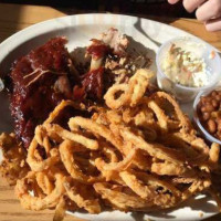 Tastebuds Smokehouse food