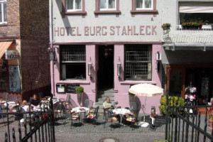 Hotel-Cafe-Burg Stahleck outside