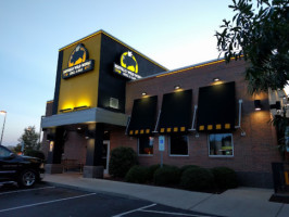 Buffalo Wild Wings outside