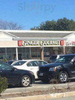 Ginger Gourmet outside