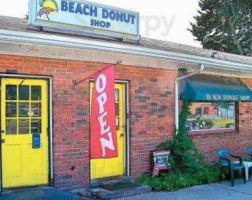 Beach Donut Shop outside