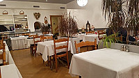 Hotel Restaurant Jura inside