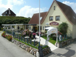 Cafe Und Restaurant Sonniger Suden outside