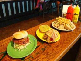 Mr Ed's And Grille Put-in-bay food