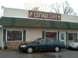 The Cottage Cafe outside