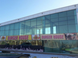 Burger House outside