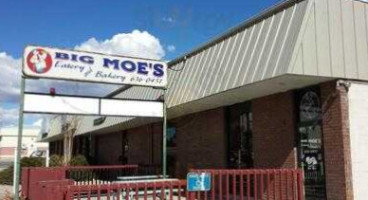 Big Moe's Eatery Bakery food