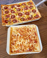 Ledo Pizza food