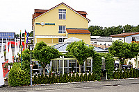 Hotel Waghäuseler Hof und Restaurant Da Mario outside