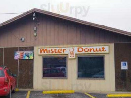Mister Donut outside