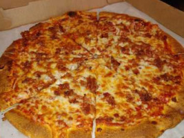 Donna's Pizza Ii food