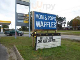 Mom Pops Waffles outside
