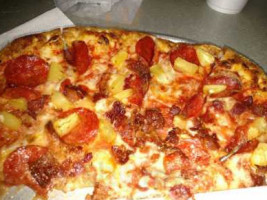 Louie's Pizza food