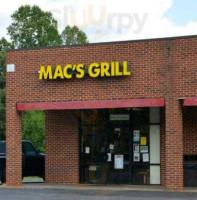 Mac's Grill outside