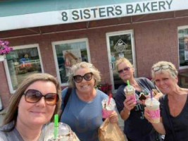 8 Sisters Bakery food