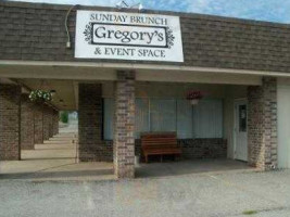 Gregory's Sunday Brunch outside