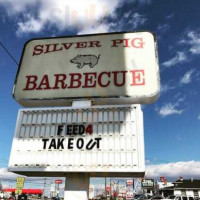 Silver Pig Barbeque outside