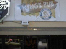 King's Pub inside