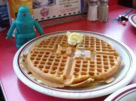 Huddle House inside