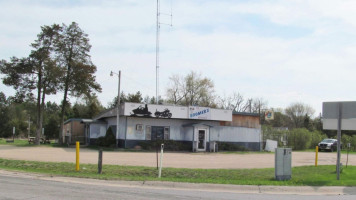 Boomers Pub outside