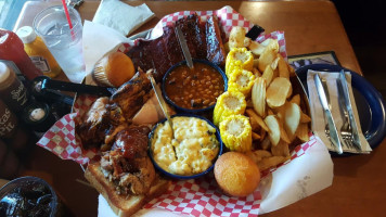 Famous Dave's -b-que food