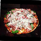 Pizza Moncur food