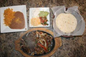 EL Vallartas Mexican Restaurant food