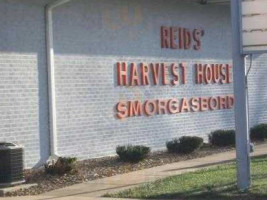 Reid's Harvest House outside