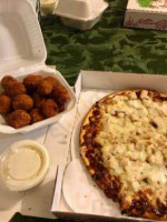 Michaleno's Pizzeria food