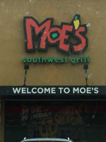 Moe's outside